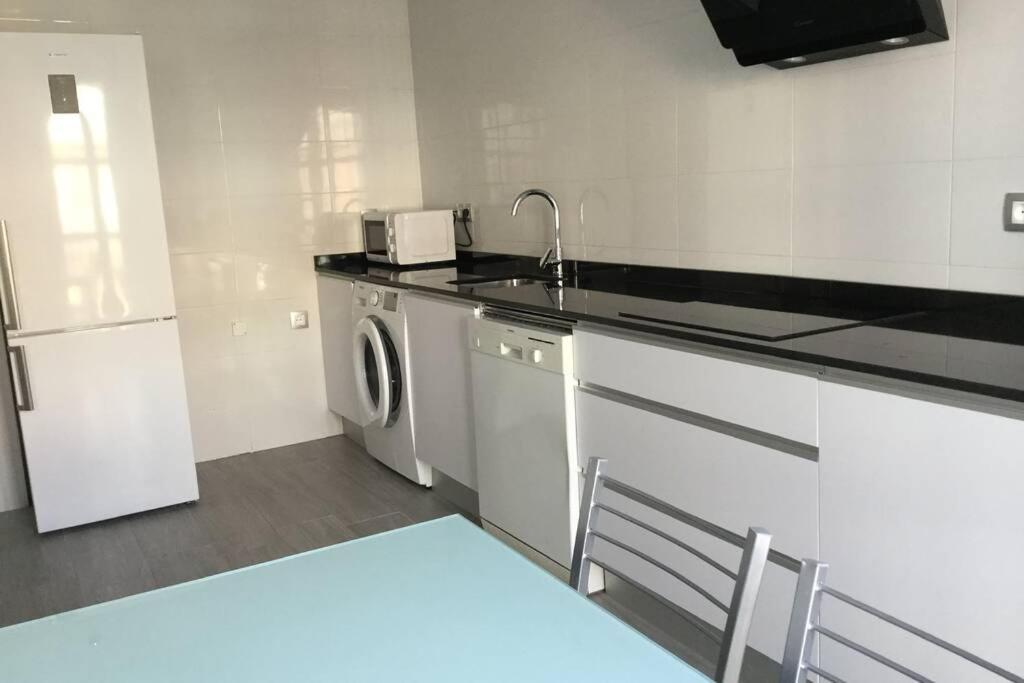 Duplex Muy Cerca De La Playa Y Del Centro Apartment Tarifa Luaran gambar